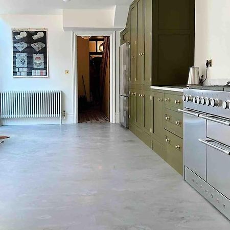 Luxury City Centre Townhouse - Sleeps 6 Chester Exterior photo