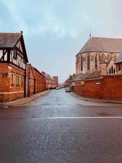 Luxury City Centre Townhouse - Sleeps 6 Chester Exterior photo