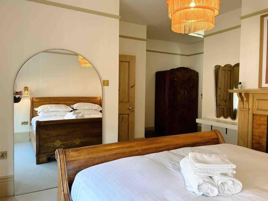 Luxury City Centre Townhouse - Sleeps 6 Chester Exterior photo