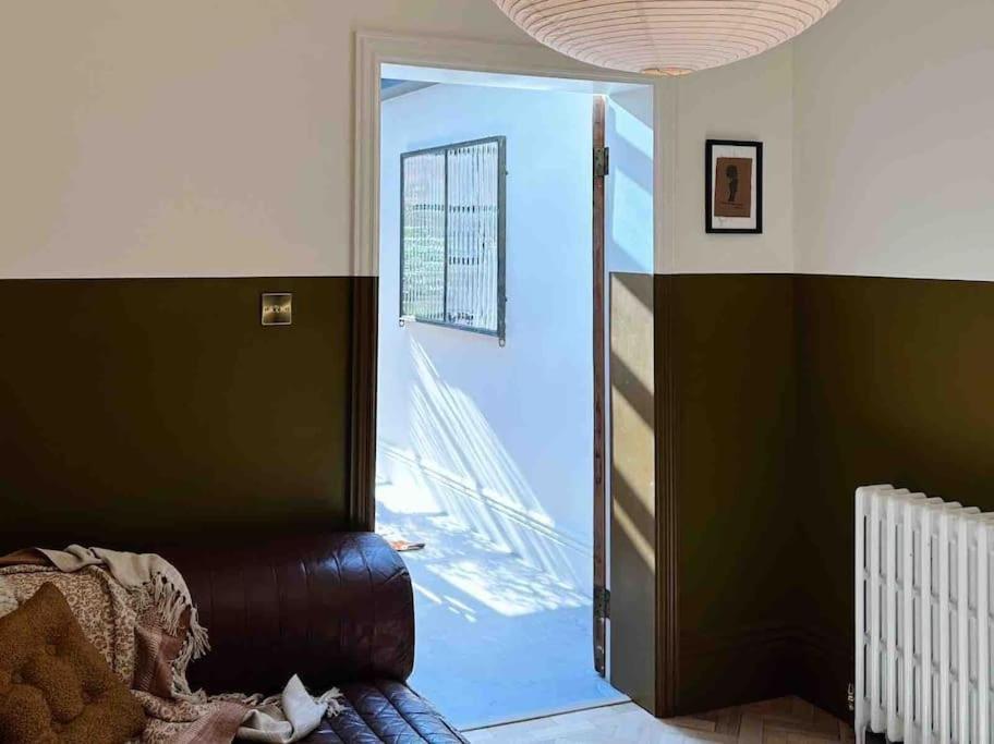 Luxury City Centre Townhouse - Sleeps 6 Chester Exterior photo